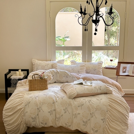 慕澄家纺 2024新款法式轻奢款琢色烂花牛奶绒四件套 可可玫瑰