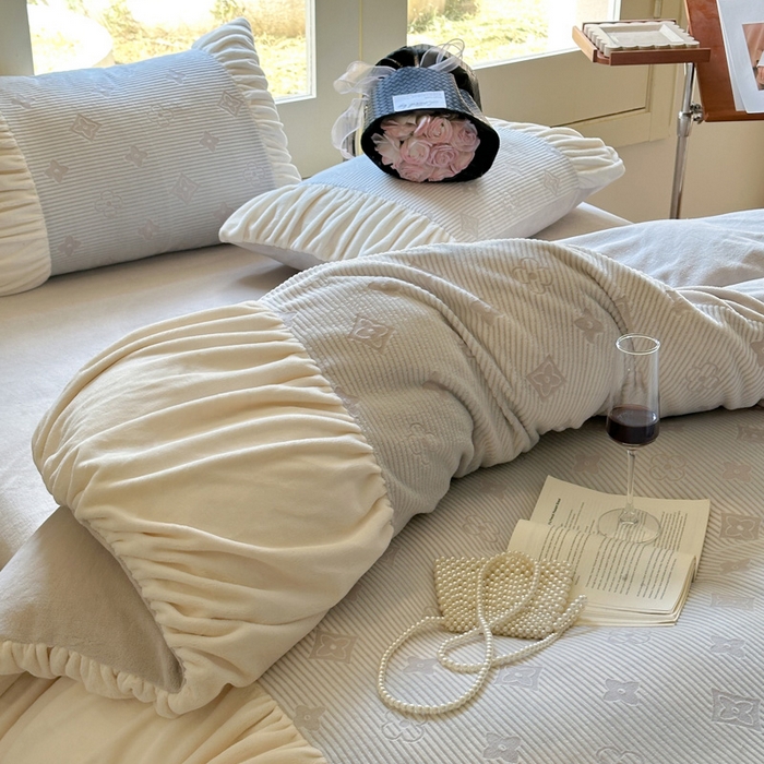 91家纺网 家纺一手货源 找家纺 慕澄家纺 2024新款法式轻奢款琢色烂花牛奶绒四件套 四叶草