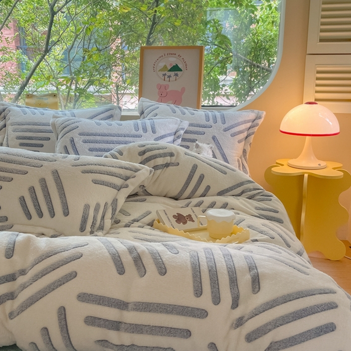 91家纺网 家纺一手货源 找家纺 慕尚 2025新款高克重印花雪花绒四件套  素蓝