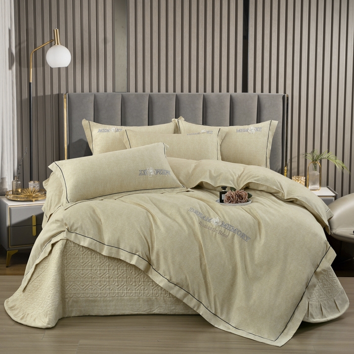 91家纺网 家纺一手货源 找家纺 （总）2024新款磨毛肌理纹刺绣轻奢风床盖夹棉四件套-月光宝盒系列