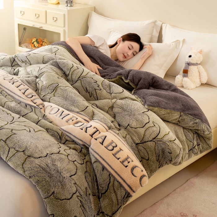 91家纺网 家纺一手货源 找家纺 好梦来家纺（原锦茂家纺） 2025新款印花款A类雪花绒冬被羊羔绒冬被被芯冬季牛奶绒冬被 绿茶情话