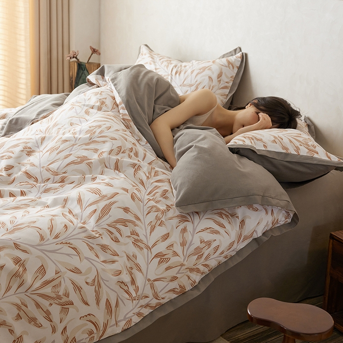 91家纺网 家纺一手货源 找家纺 千朵森 2024新款高定新疆长绒棉全棉印花拼角磨毛四件套 风格一 雅韵