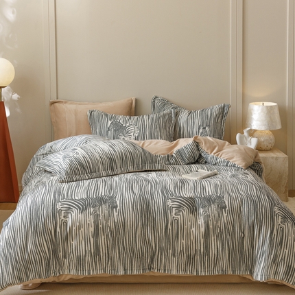 91家纺网 家纺一手货源 找家纺 席佬大 2025新款230g轻奢肌理纹雕花工艺款加厚牛奶绒四件套（可提供买家秀 ） 条纹斑马-灰