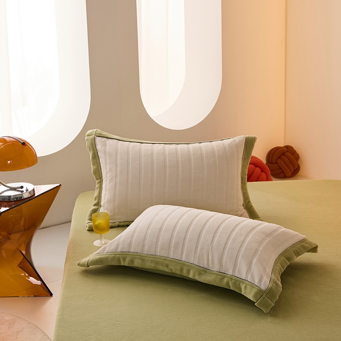 91家纺网 家纺一手货源 找家纺 LADYCOCO可可家居 2024新款牛奶3D绒立体雕花剪花单品系列-单枕套 米白+果绿