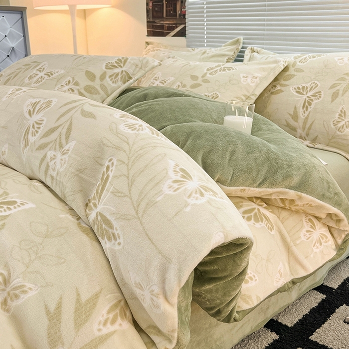 91家纺网 家纺一手货源 找家纺 慕尚 2025新款高克重保暖双色雕花绒被套单件 蝴蝶-绿