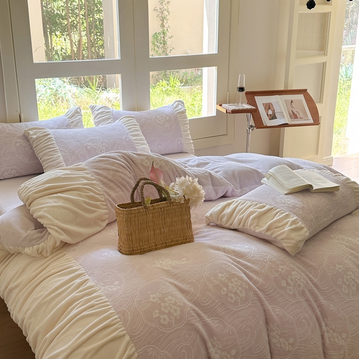 91家纺网 家纺一手货源 找家纺 慕澄家纺 2024新款法式轻奢款琢色烂花牛奶绒四件套 紫苑