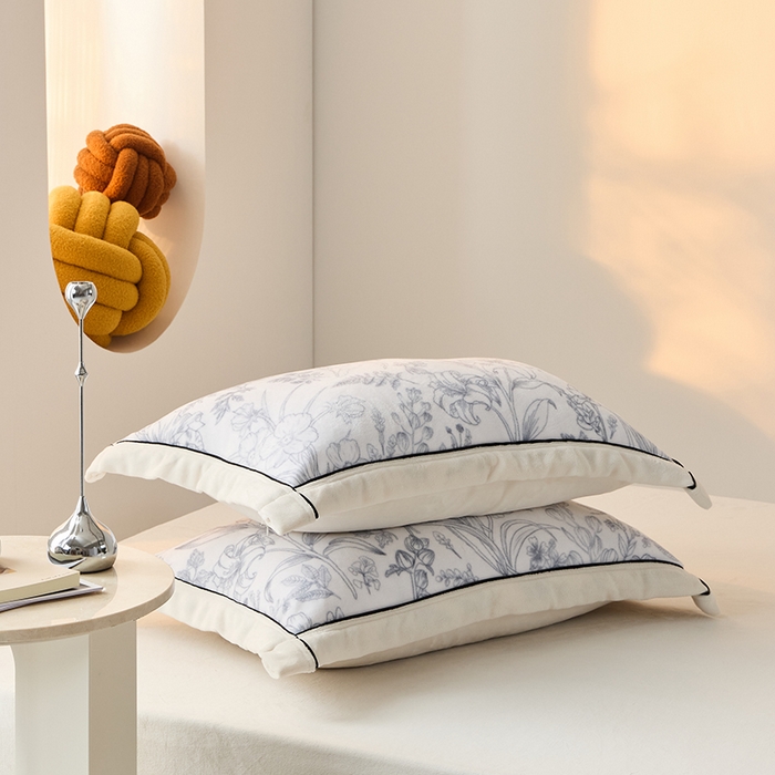 91家纺网 家纺一手货源 找家纺 LADYCOCO可可家居 单枕套-2024新款牛奶绒数码印花单品系列 繁花+米白