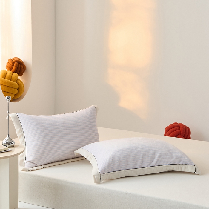 91家纺网 家纺一手货源 找家纺 LADYCOCO可可家居 单枕套-2024新款牛奶绒数码印花单品系列 细条纹蓝粉+米白