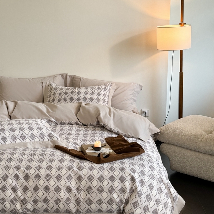 91家纺网 家纺一手货源 找家纺 窝米 2024新款全棉磨毛工艺拼角款四件套系列 摩卡