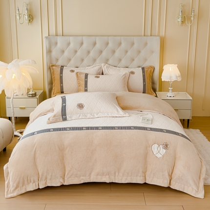 木兰花 2024新款A类230克全消光5D雕花宽边牛奶绒床单款贴布绣花工艺四件套（控价268起） 柚见山茶 -象牙白