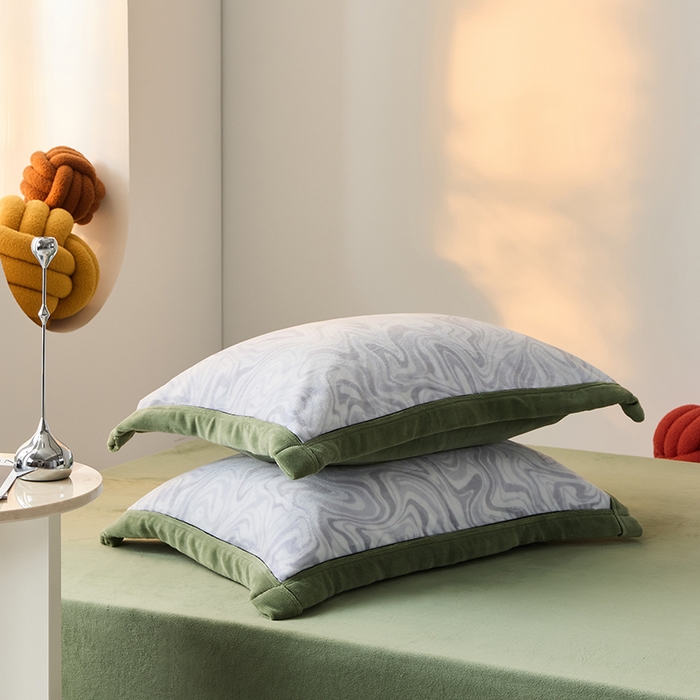 91家纺网 家纺一手货源 找家纺 LADYCOCO可可家居 单枕套-2024新款牛奶绒数码印花单品系列 雾语浅蓝+深绿