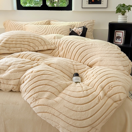 91家纺网 家纺一手货源 找家纺 （总）昊川2025新款高克重330g兔毛仿皮草超奢3D立体浮雕绒四件套9斤