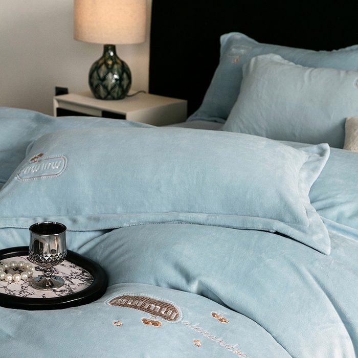 91家纺网 家纺一手货源 找家纺 保罗圣迪奥 2024新款9斤牛奶绒230克四件套-彩虹漾 彩虹漾-晴空蓝