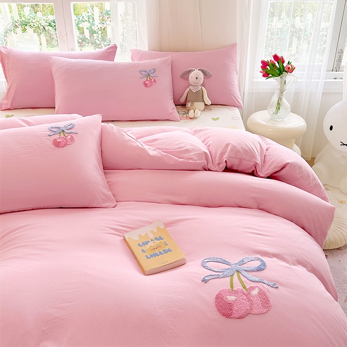 91家纺网 家纺一手货源 找家纺 艾米家居 2025新款水洗磨毛毛巾绣印花四件套 樱桃