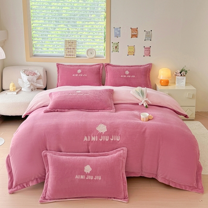 91家纺网 家纺一手货源 找家纺 （总）2025秋冬新款牛奶绒刺绣四件套-亦玫系列