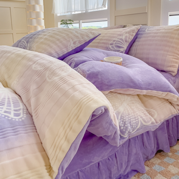 91家纺网 家纺一手货源 找家纺 言熙居2024新款-A面泡芙绒B面全消光8到9斤牛奶绒三四件套 蝴蝶-粉紫