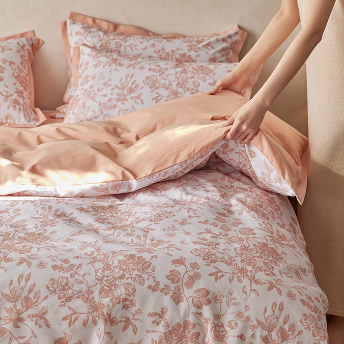 91家纺网 家纺一手货源 找家纺 千朵森 2024新款高定新疆长绒棉全棉印花拼角磨毛四件套 风格一 芳华