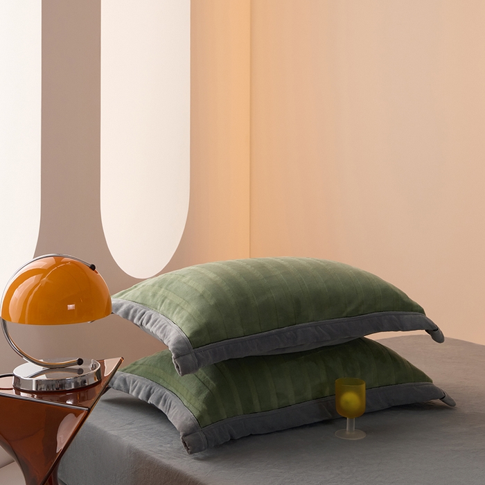 91家纺网 家纺一手货源 找家纺 LADYCOCO可可家居 2024新款牛奶3D绒立体雕花剪花单品系列-单枕套 深绿+灰色