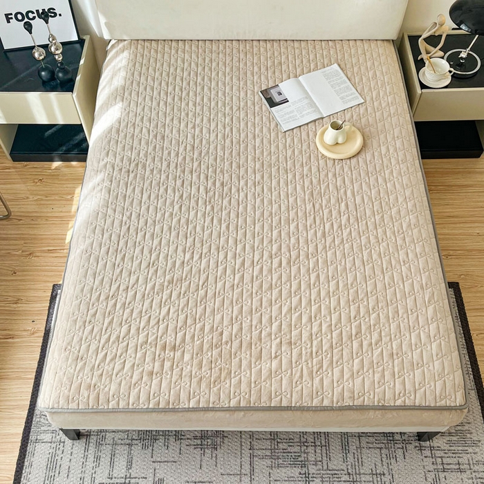 91家纺网 家纺一手货源 找家纺 LADYCOCO可可家居 2024新款超柔牛奶绒夹棉保暖床笠 卡其色