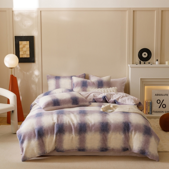 91家纺网 家纺一手货源 找家纺 金奇达家纺 2025秋冬新品保暖加厚绒类多莉羊绒四件套-【格伦格】 缤纷紫