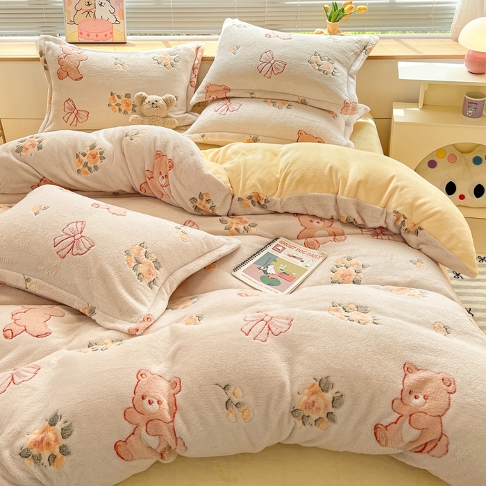 91家纺网 家纺一手货源 找家纺 慕尚 2025新款高克重印花雪花绒被套单件 糯米熊