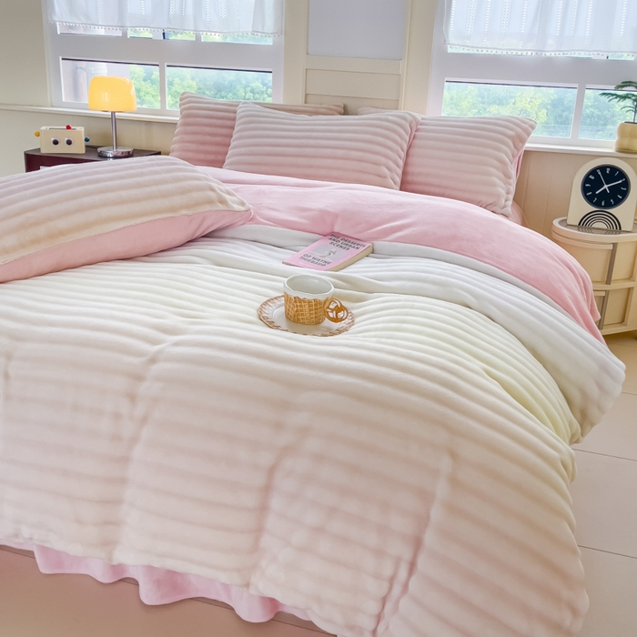 91家纺网 家纺一手货源 找家纺 言熙居2024新款-A面泡芙绒B面全消光8到9斤牛奶绒三四件套 泡芙-粉白