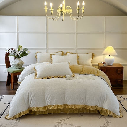 91家纺网 家纺一手货源 找家纺 野合家纺 2024新款法式A类雕花牛奶绒韩版公主风四件套床盖款床单款床笠款 山茶花-象牙白