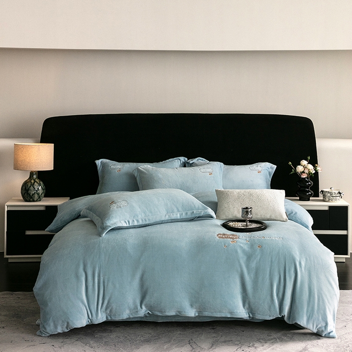 91家纺网 家纺一手货源 找家纺 保罗圣迪奥 2024新款9斤牛奶绒230克四件套-彩虹漾 彩虹漾-晴空蓝