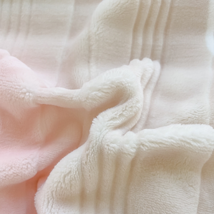 91家纺网 家纺一手货源 找家纺 言熙居2024新款-A面泡芙绒B面全消光8到9斤牛奶绒三四件套 蝴蝶-粉蓝