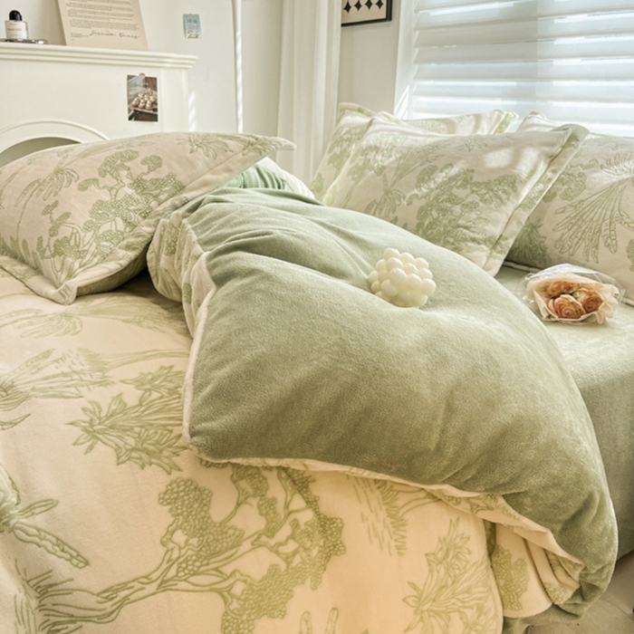 91家纺网 家纺一手货源 找家纺 慕尚 2025新款高克重保暖双色雕花绒四件套 花梦-绿