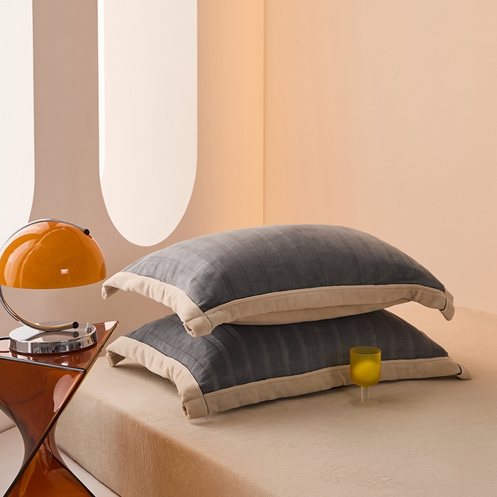 91家纺网 家纺一手货源 找家纺 LADYCOCO可可家居 2024新款牛奶3D绒立体雕花剪花单品系列-单枕套 灰色+卡其色