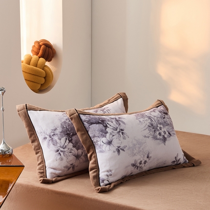 91家纺网 家纺一手货源 找家纺 LADYCOCO可可家居 单枕套-2024新款牛奶绒数码印花单品系列 山林浅驼+深咖