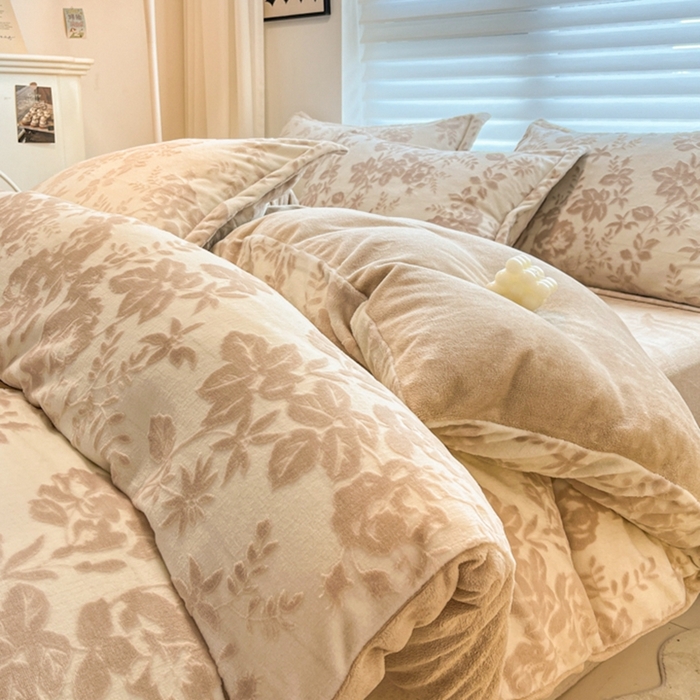 91家纺网 家纺一手货源 找家纺 慕尚 2025新款高克重保暖双色雕花绒被套单件 慕斯