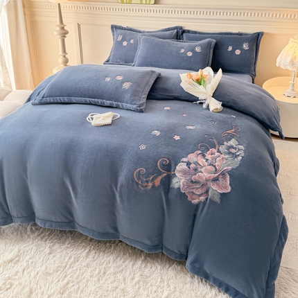 91家纺网 家纺一手货源 找家纺 （总）2025秋冬新款牛奶绒刺绣四件套-花语系列
