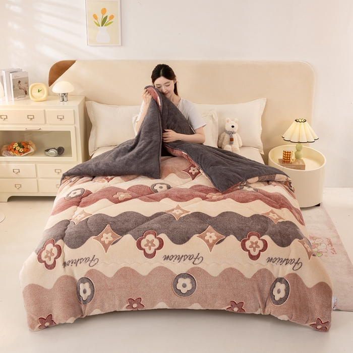 91家纺网 家纺一手货源 找家纺 好梦来家纺（原锦茂家纺） 2025新款印花款A类雪花绒冬被羊羔绒冬被被芯冬季牛奶绒冬被 裸婚时代