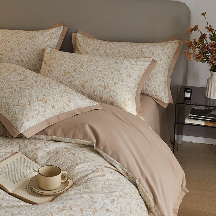 91家纺网 家纺一手货源 找家纺 千朵森 2024新款高定新疆长绒棉全棉印花拼角磨毛四件套 风格二 似锦