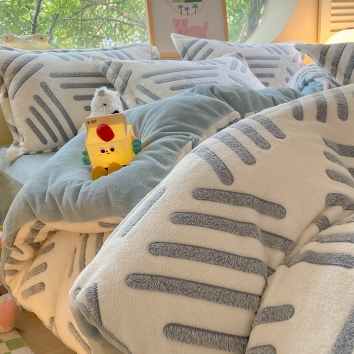 91家纺网 家纺一手货源 找家纺 慕尚 2025新款高克重印花雪花绒被套单件 素蓝