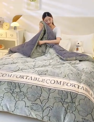 91家纺网 家纺一手货源 找家纺 好梦来家纺（原锦茂家纺） 2025新款印花款A类雪花绒冬被羊羔绒冬被被芯冬季牛奶绒冬被 绿茶情话
