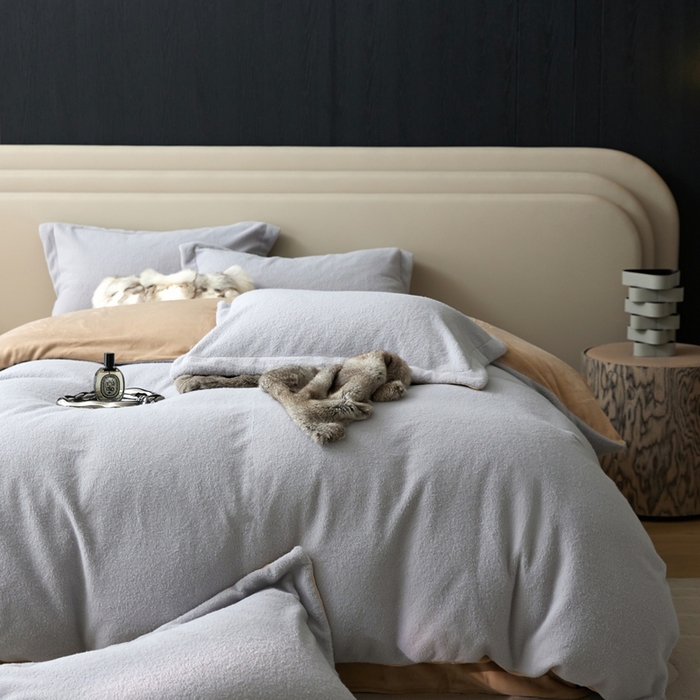 91家纺网 家纺一手货源 找家纺 金奇达家纺 2025秋冬保暖加厚绒类四件套多莉羊绒-德尔菲 银河灰