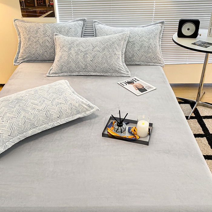 91家纺网 家纺一手货源 找家纺 （总）慕尚 2025新款高克重保暖双色雕花绒被套单件