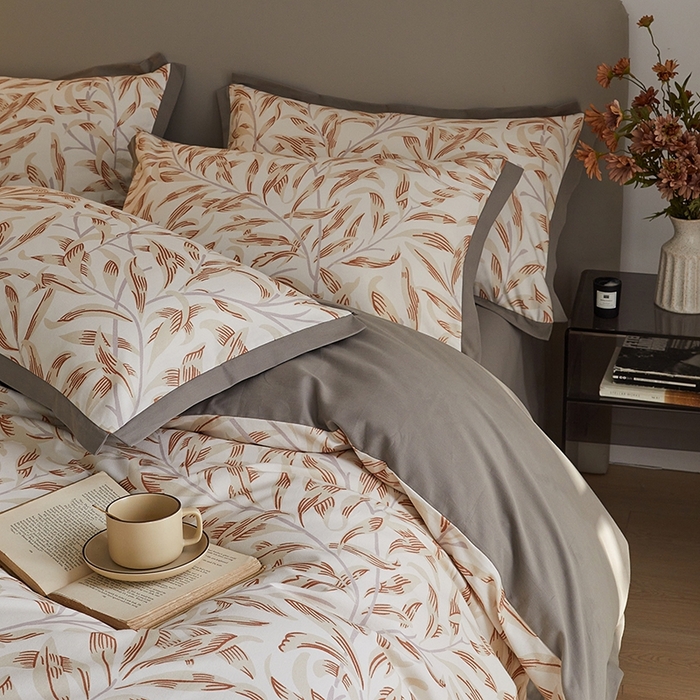 91家纺网 家纺一手货源 找家纺 千朵森 2024新款高定新疆长绒棉全棉印花拼角磨毛四件套 风格二 雅韵