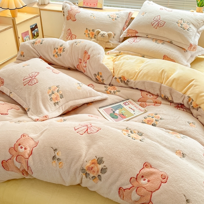 91家纺网 家纺一手货源 找家纺 慕尚 2025新款高克重印花雪花绒四件套  糯米熊