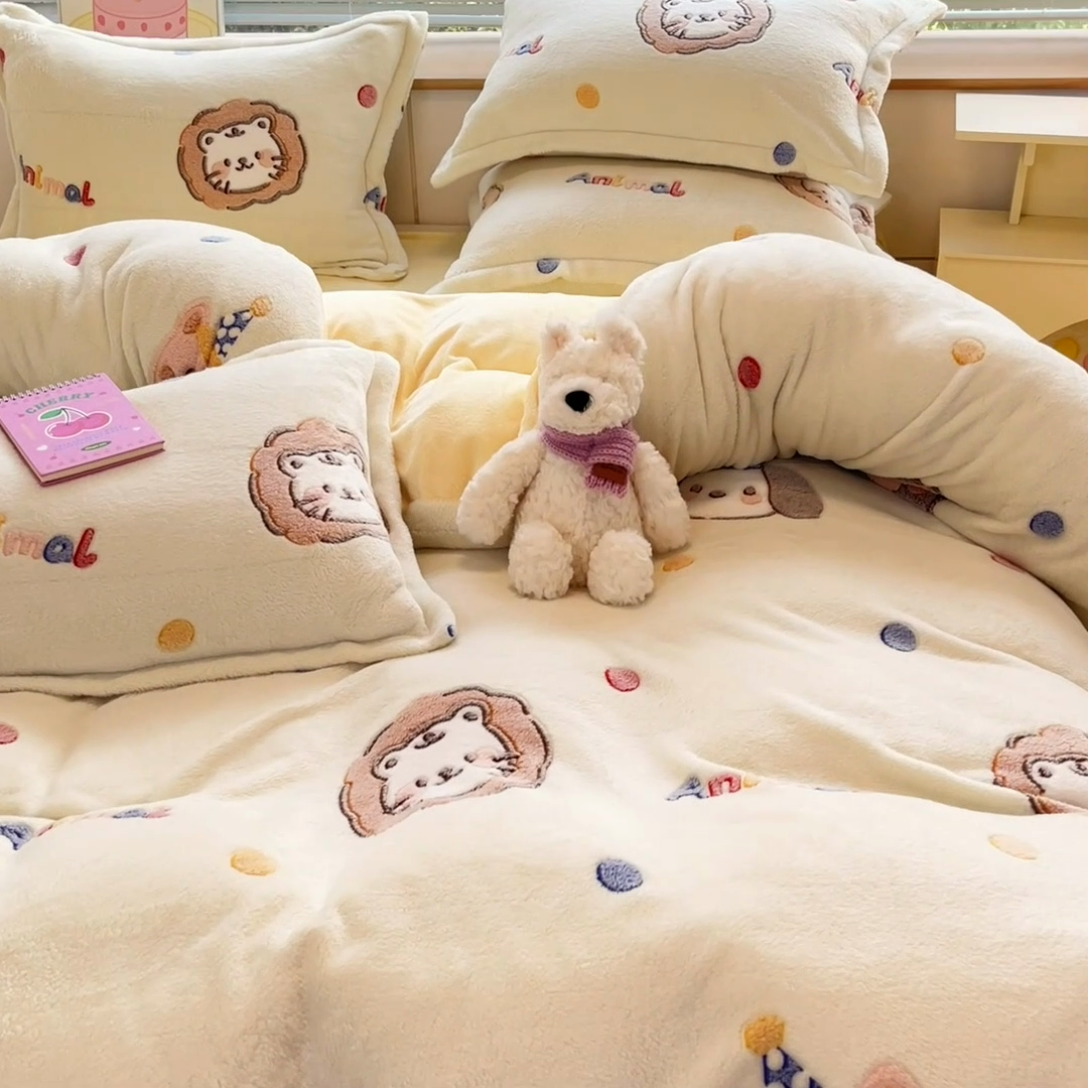 91家纺网 家纺一手货源 找家纺 慕尚 2025新款高克重印花雪花绒被套单件 曲奇猫