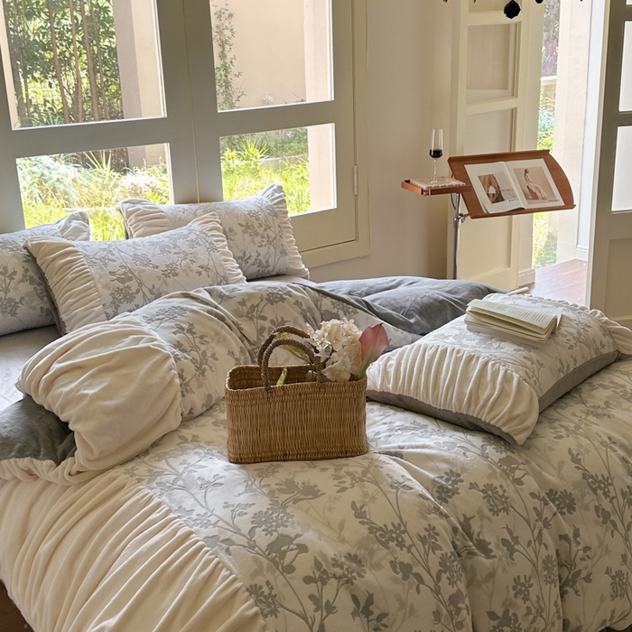 91家纺网 家纺一手货源 找家纺 慕澄家纺 2024新款法式轻奢款琢色烂花牛奶绒四件套 水墨