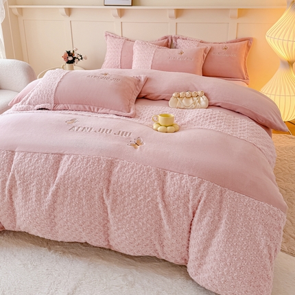 91家纺网 家纺一手货源 找家纺 （总）2025秋冬新款牛奶绒刺绣四件套-梦蝶系列