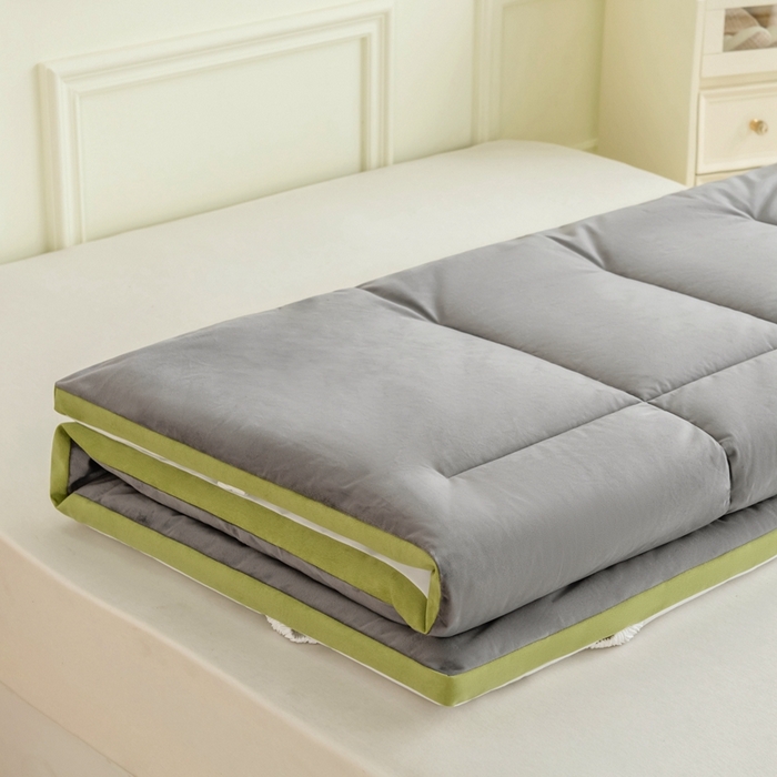 91家纺网 家纺一手货源 找家纺 LADYCOCO可可家居 2024新款亲肤舒适德绒床垫床褥-超暖系列 灰色