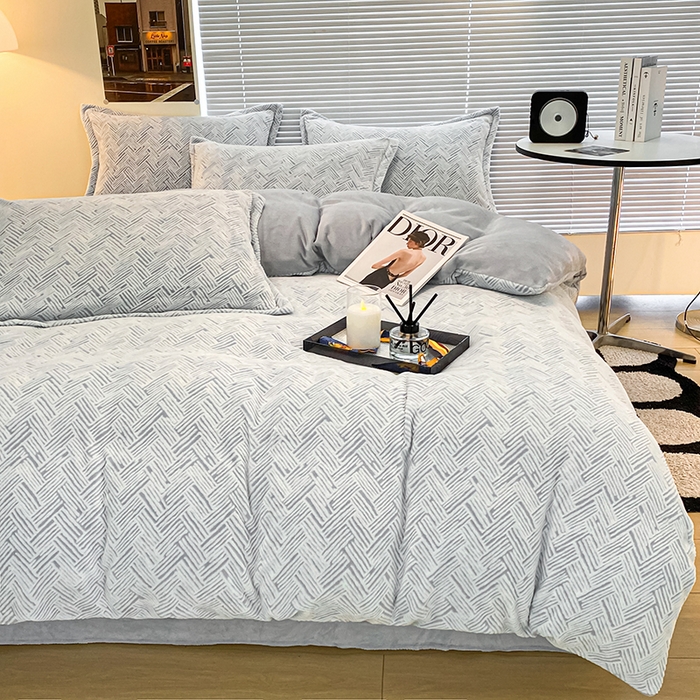 91家纺网 家纺一手货源 找家纺 （总）慕尚 2025新款高克重保暖双色雕花绒被套单件