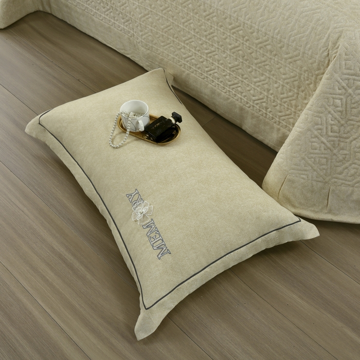 91家纺网 家纺一手货源 找家纺 （总）2024新款磨毛肌理纹刺绣轻奢风床盖夹棉四件套-月光宝盒系列