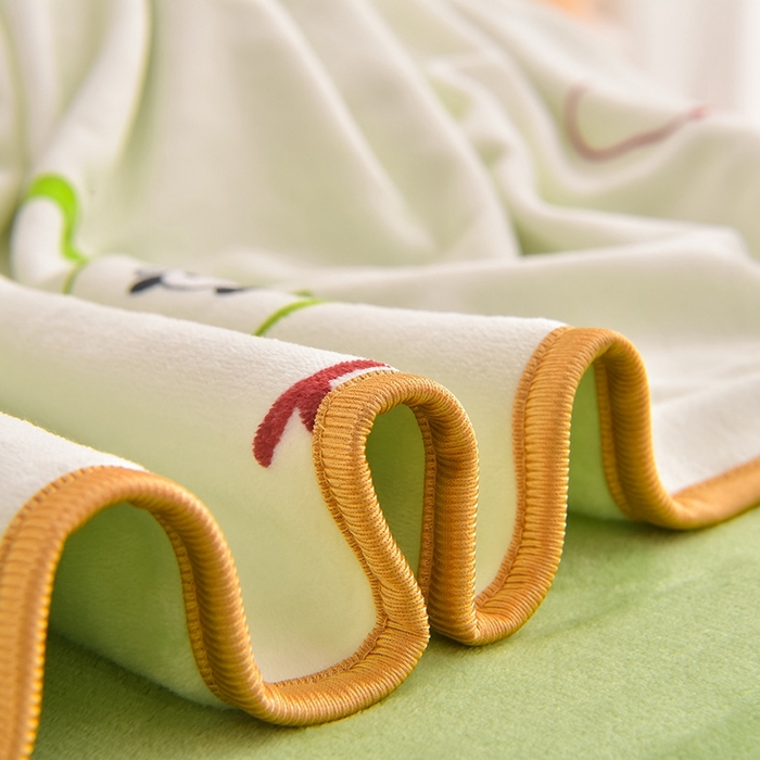 91家纺网 家纺一手货源 找家纺 雅芝蓝 2025新款8-9斤高克重印花牛奶绒四件套保暖绒套件直播爆款 牛油果