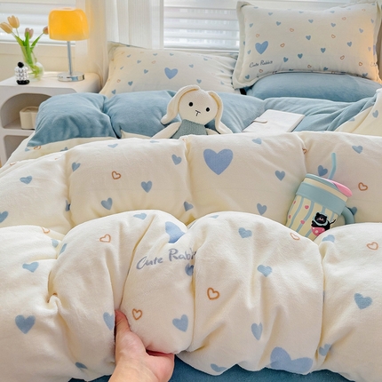 91家纺网 家纺一手货源 找家纺 （总）简一 2025新款小清新牛奶绒印花四件套-花卉系列